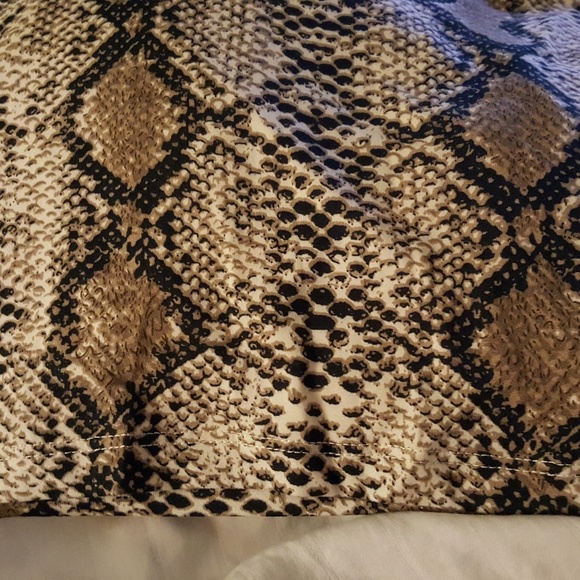 Curvy size Snakeskin Cami & Shorts Set athleisure - Picture 4 of 8